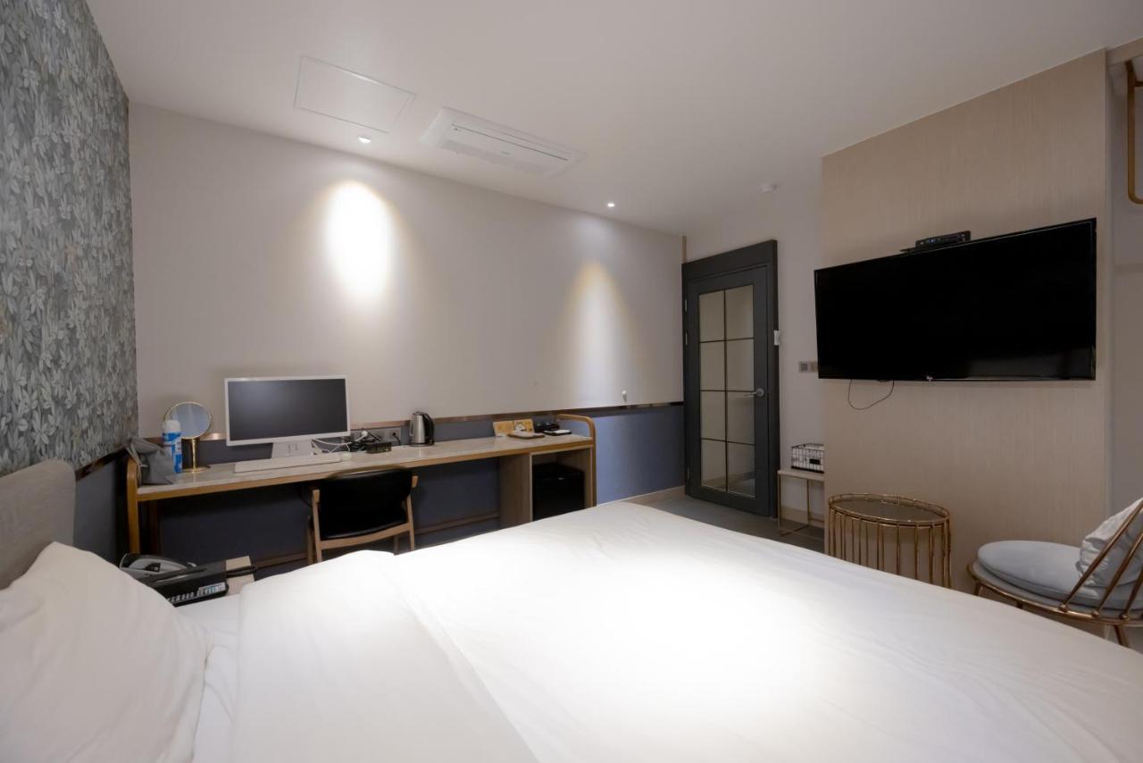 Hound Hotel Seomyeon-Beomcheon Busan Dış mekan fotoğraf