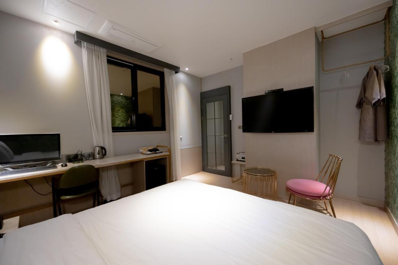 Hound Hotel Seomyeon-Beomcheon Busan Dış mekan fotoğraf