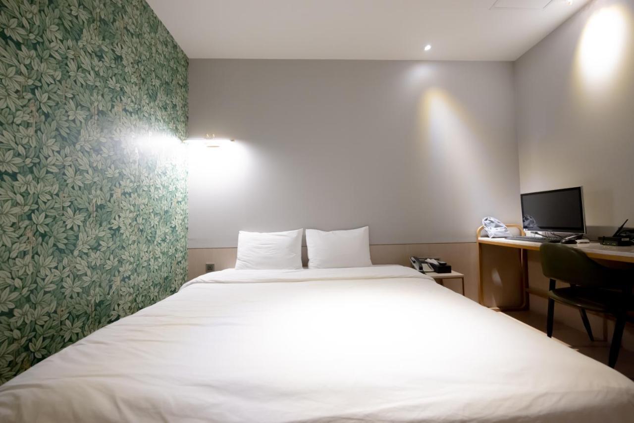 Hound Hotel Seomyeon-Beomcheon Busan Dış mekan fotoğraf
