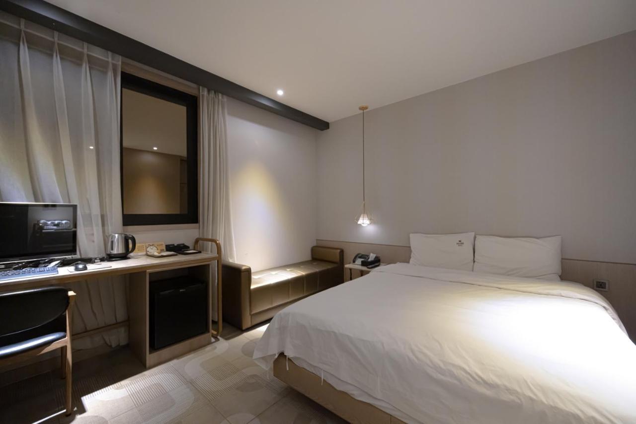 Hound Hotel Seomyeon-Beomcheon Busan Dış mekan fotoğraf