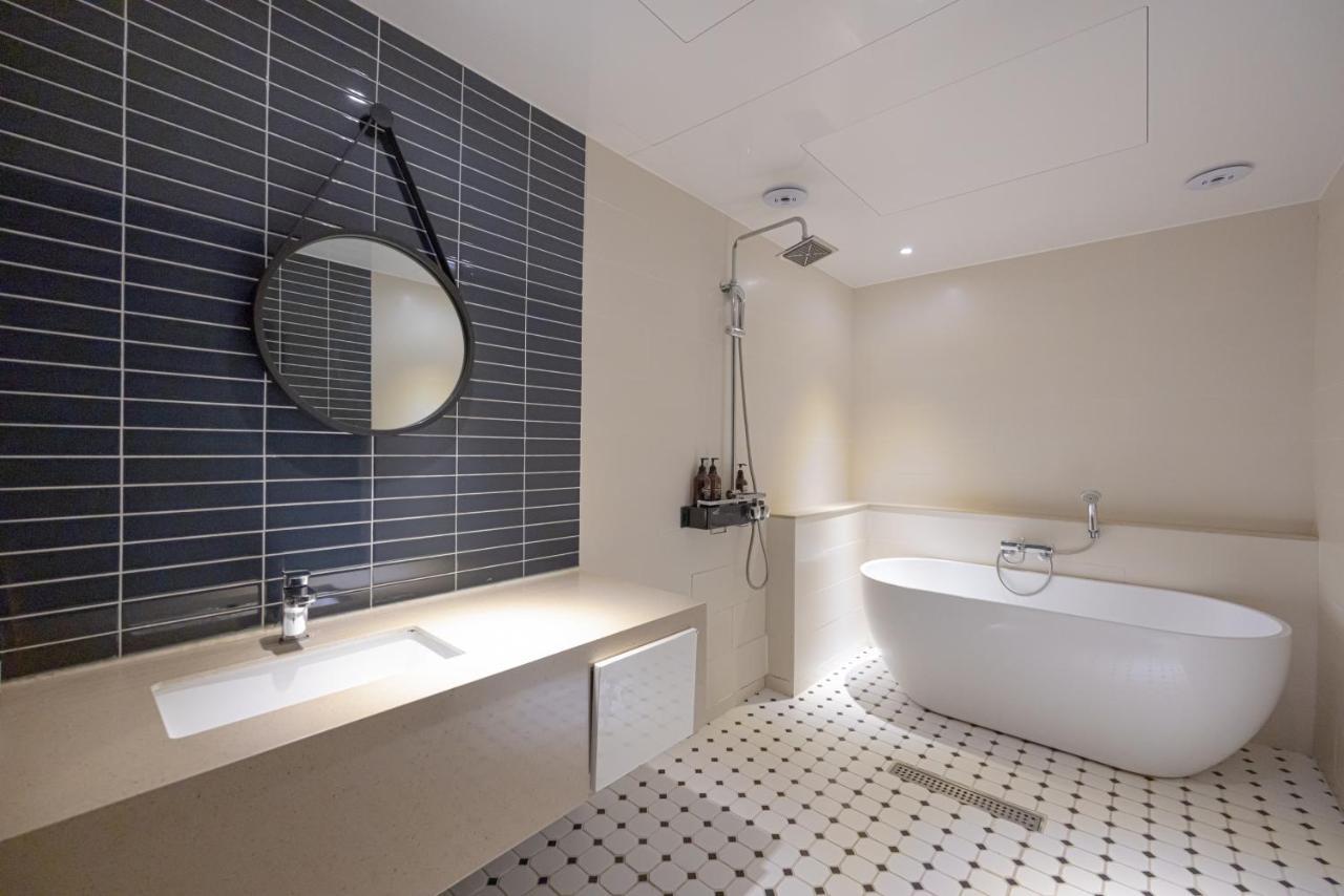 Hound Hotel Seomyeon-Beomcheon Busan Dış mekan fotoğraf