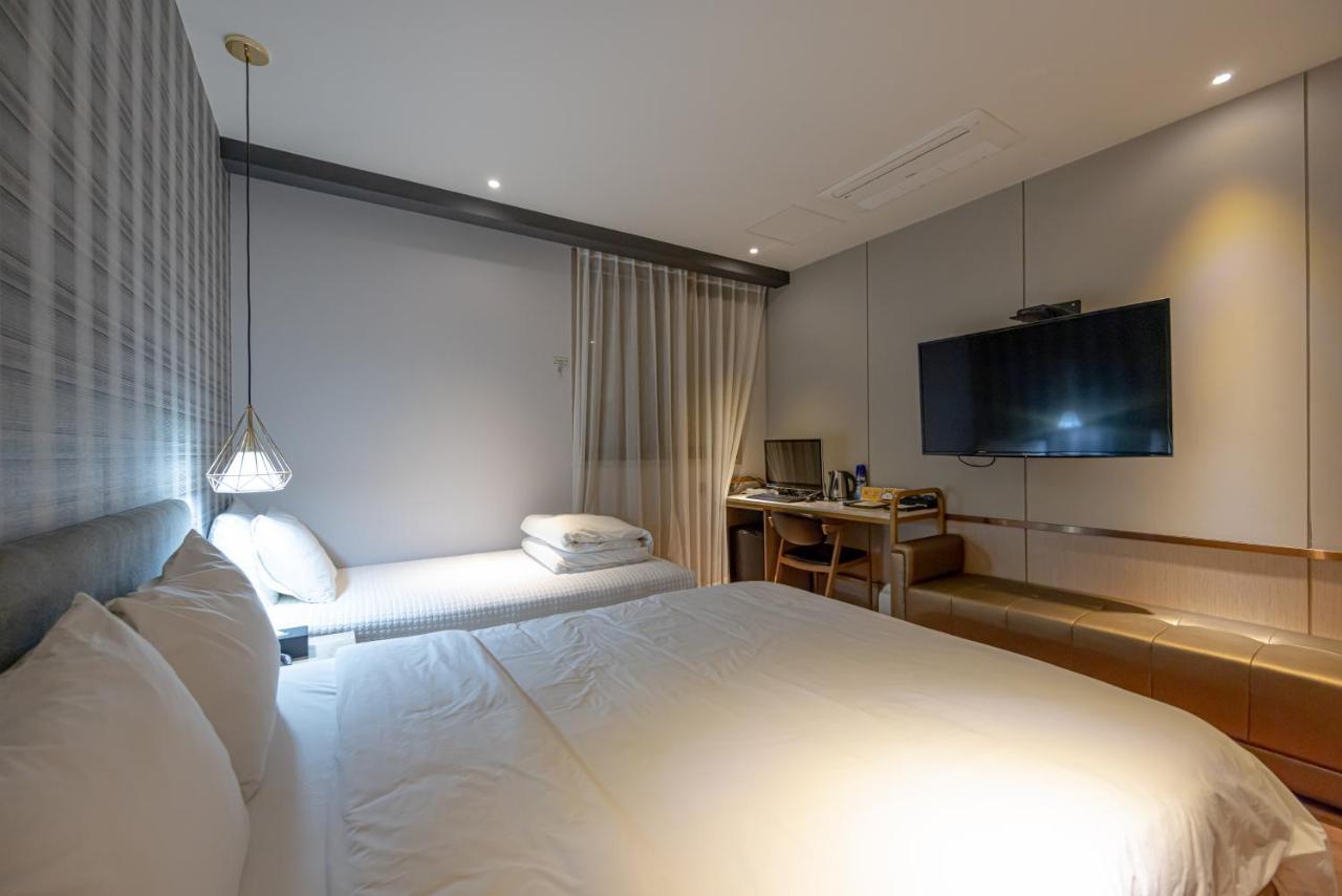 Hound Hotel Seomyeon-Beomcheon Busan Dış mekan fotoğraf