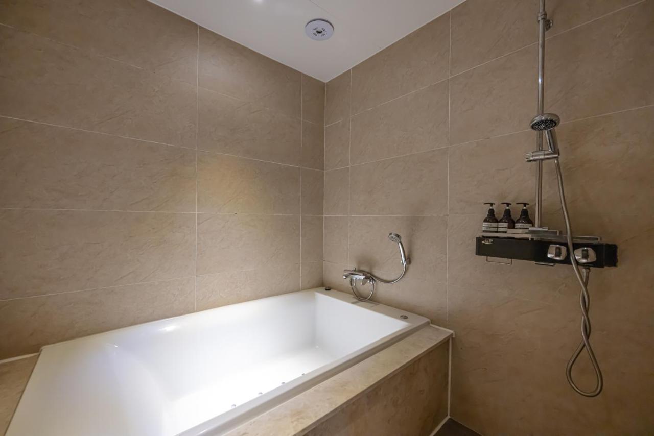 Hound Hotel Seomyeon-Beomcheon Busan Dış mekan fotoğraf